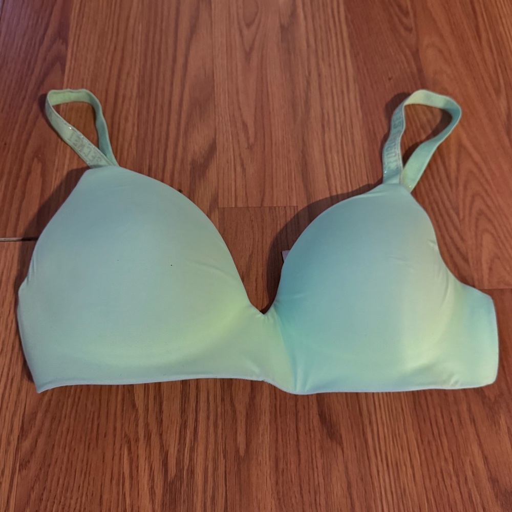 Victoria Secret Tshirt Lightly Lined Wireless Mint‎ Green Women's Bra Size 36C